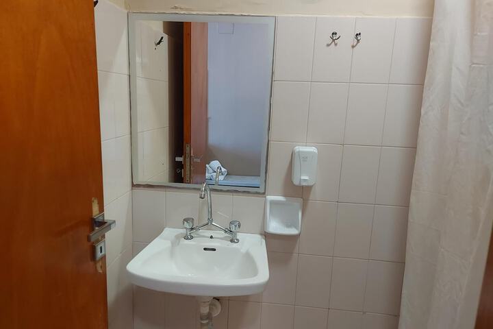 Room 70 of 106