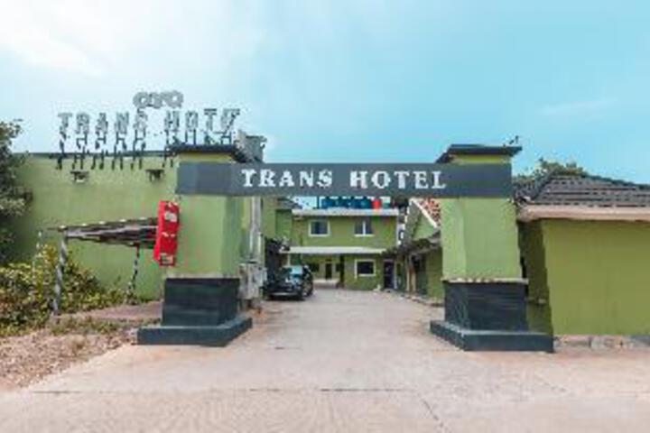 Oyo 2306 Trans Hotel