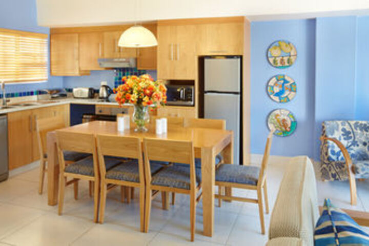 Room 16 of 28
