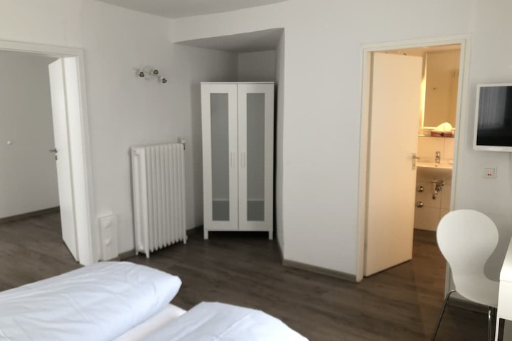 Room 5 of 22