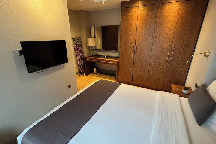 Room 19 of 129