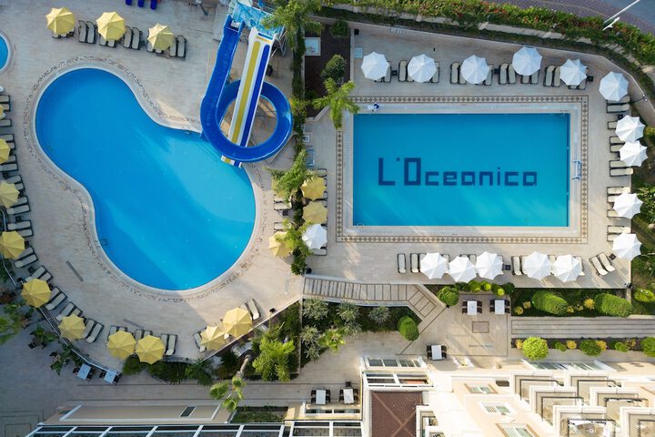 Pool Hotel