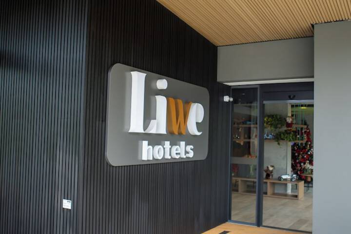 Hotel 74 of 76