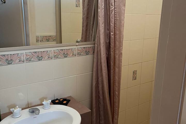 Room 14 of 27