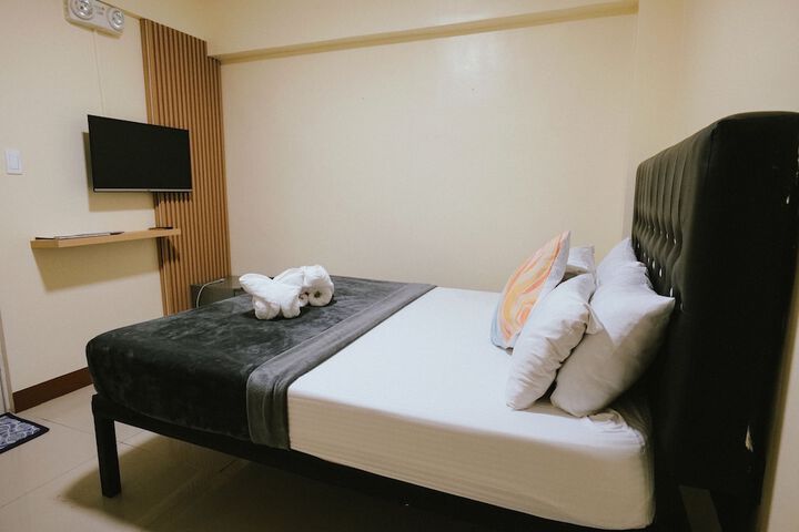 Room 10 of 27