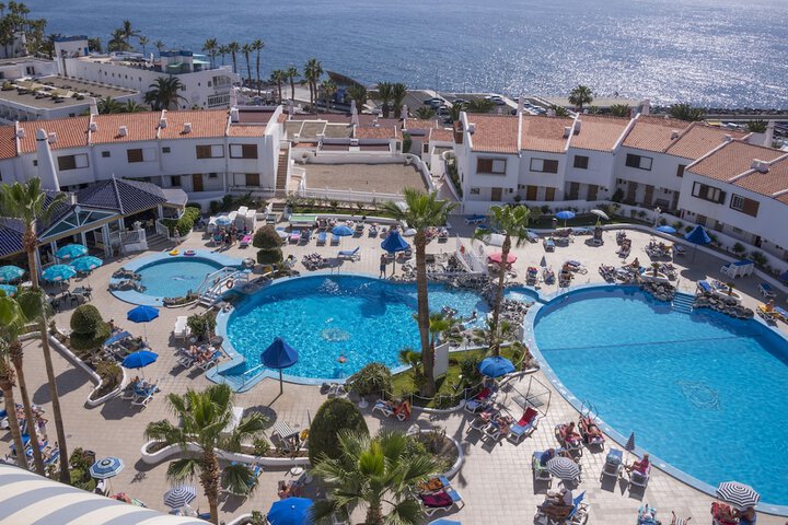 Hotel with Pool