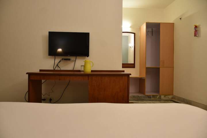 Room 18 of 66