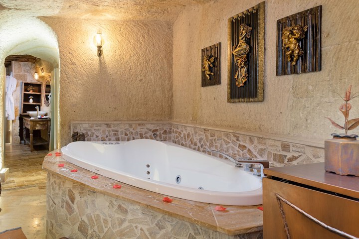 Hot Tub 83 of 106