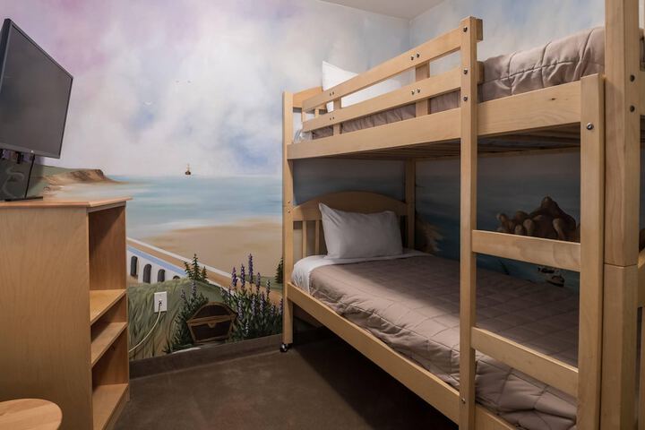 Room 80 of 109