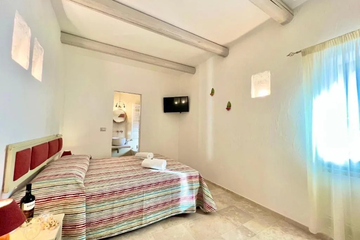 Room 5 of 14