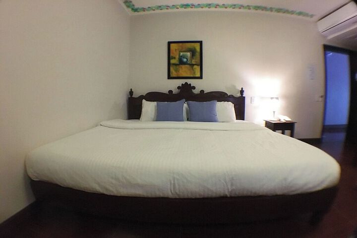 Room 19 of 50