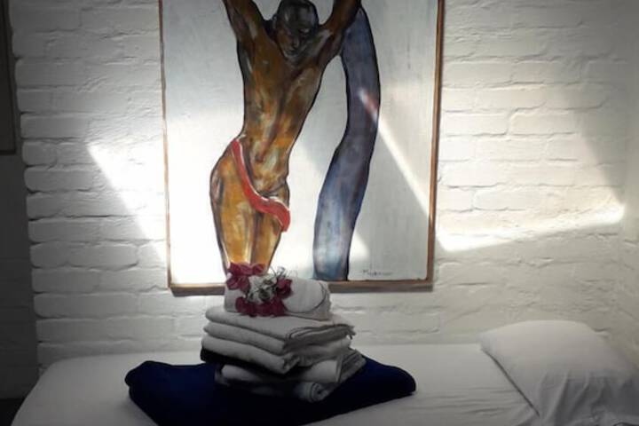 Room 6 of 46