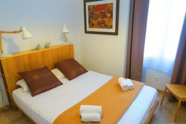 Room 5 of 10