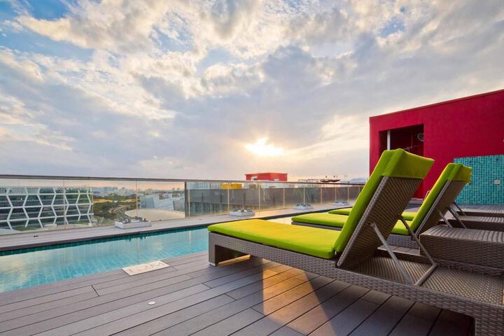 Hotel with Pool