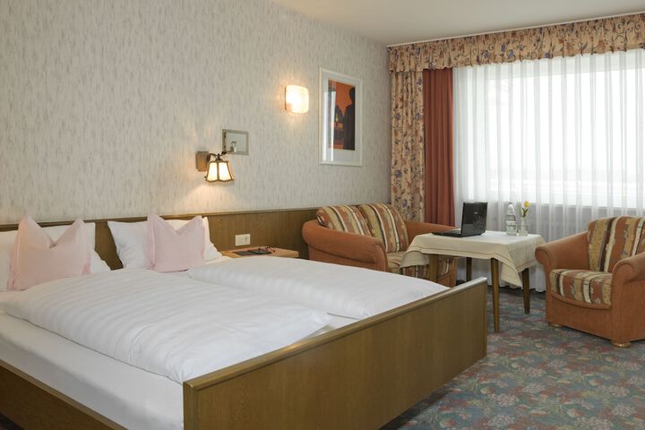 Room 10 of 36