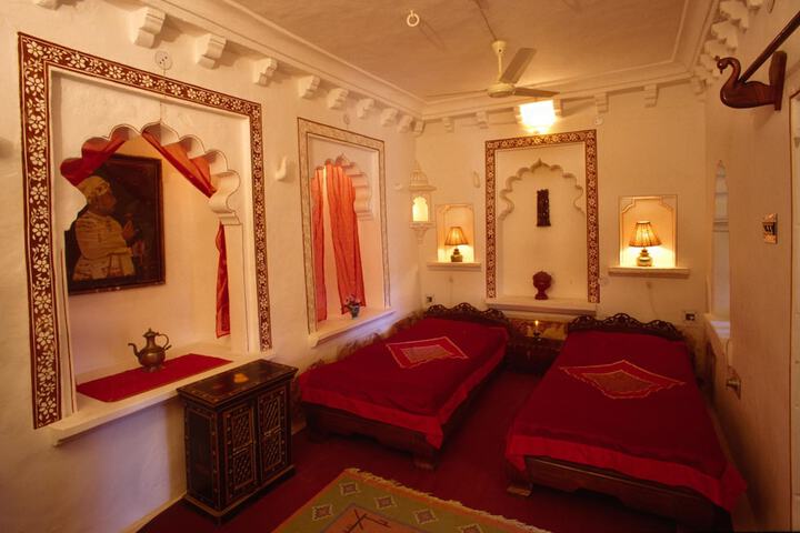 Room 10 of 68