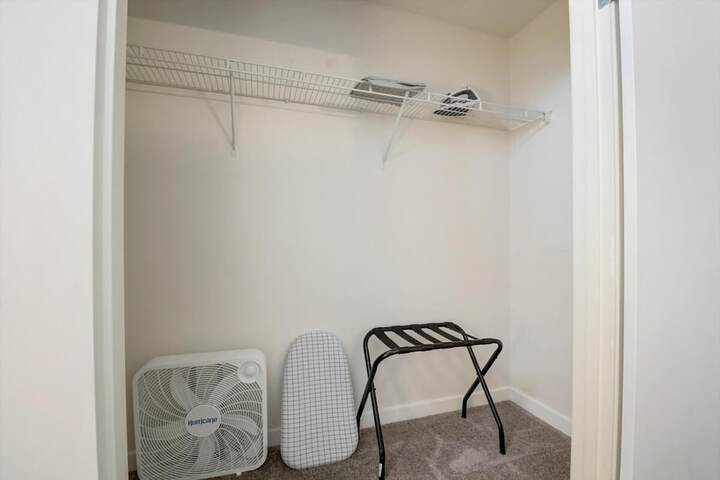 Room 28 of 194