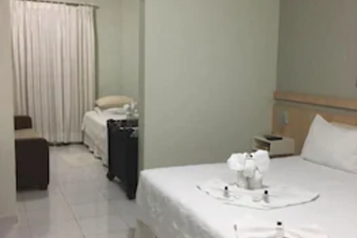 Room 2 of 5