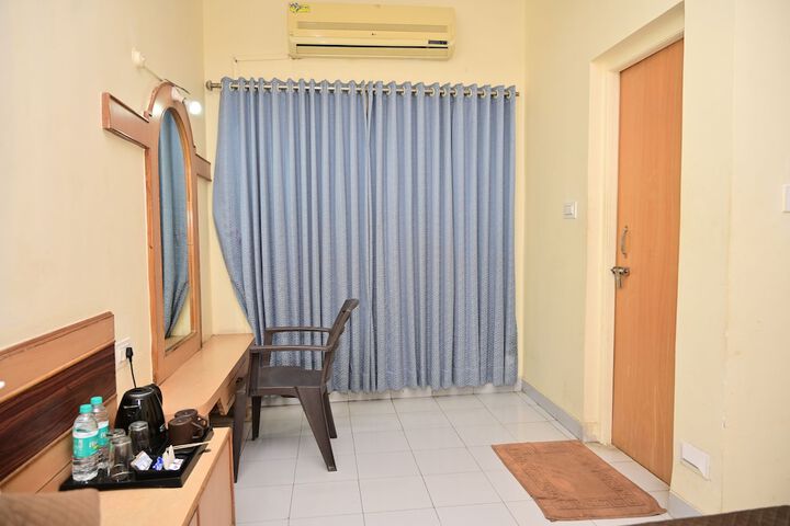 Room 10 of 17