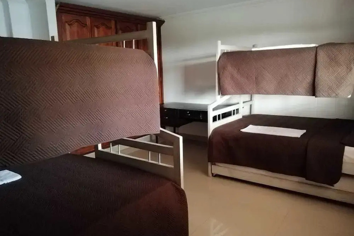 Room 5 of 18