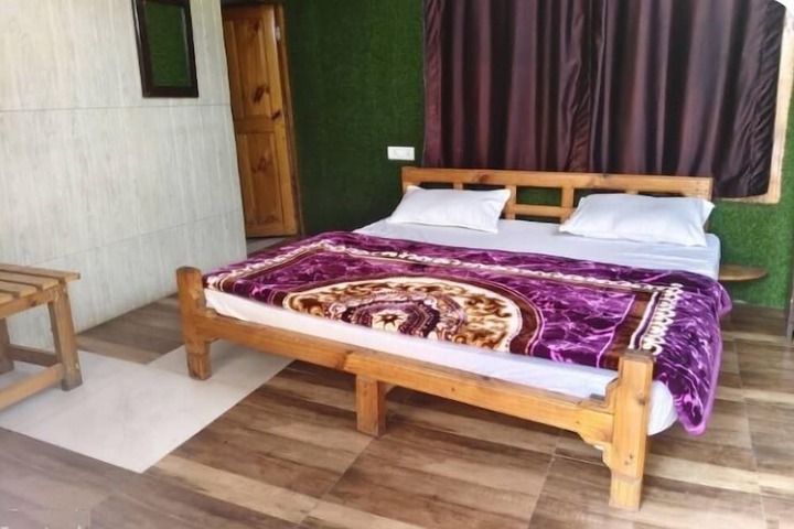 Room 12 of 25