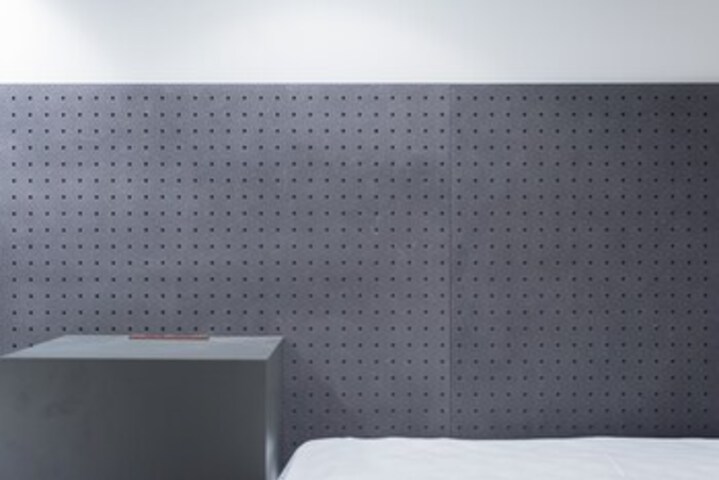 Room 62 of 214