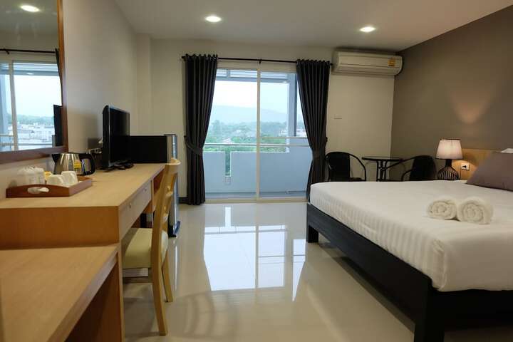 Room 11 of 26