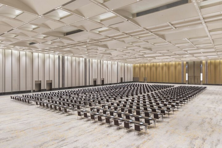 Ballroom/Hall 136 of 251