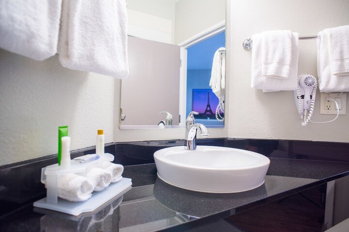 Bathroom sink