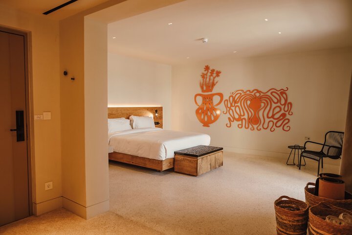 Room 48 of 251
