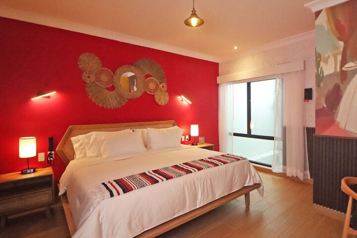Room 9 of 50