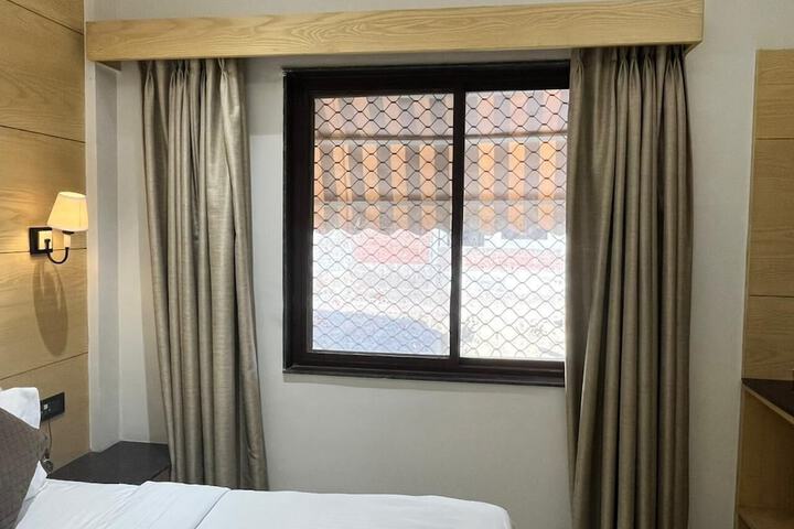 Room 69 of 136