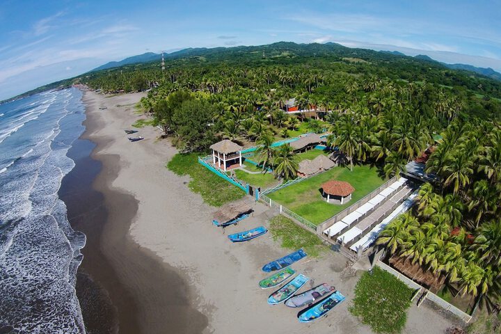 Azul Surf Club in El Cuco