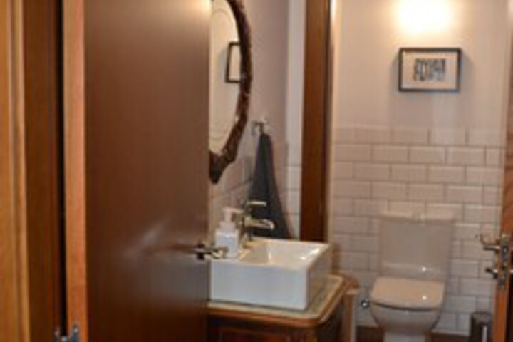 Room 70 of 162