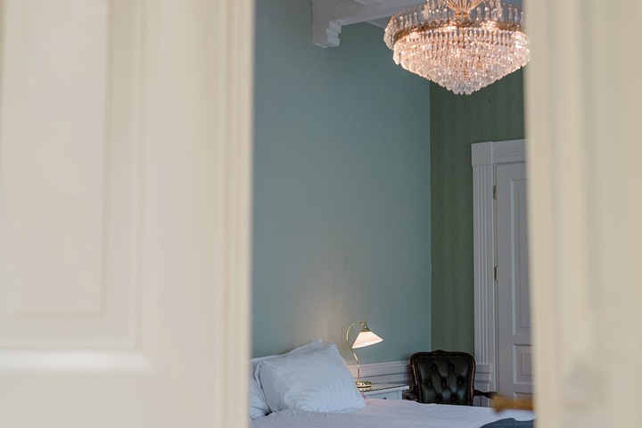Room 15 of 60
