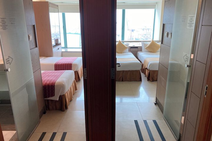 Room 9 of 36