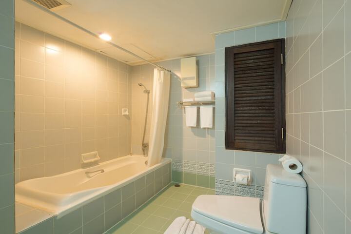 Room 32 of 71