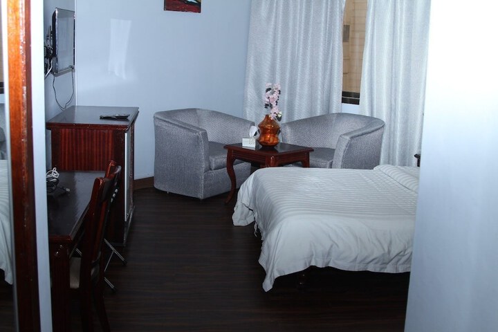 Room 8 of 8