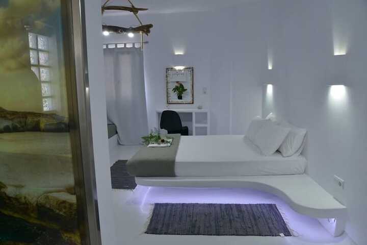 Room 2 of 17