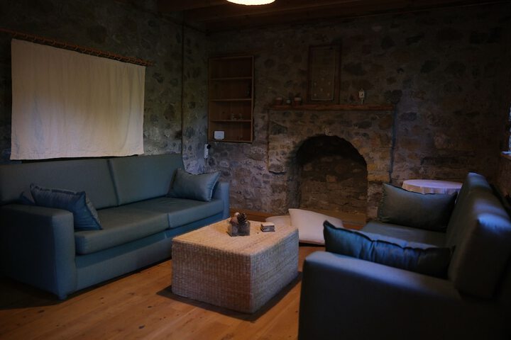 Room 17 of 28