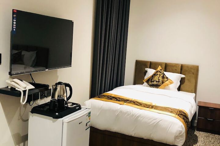 Room 6 of 61