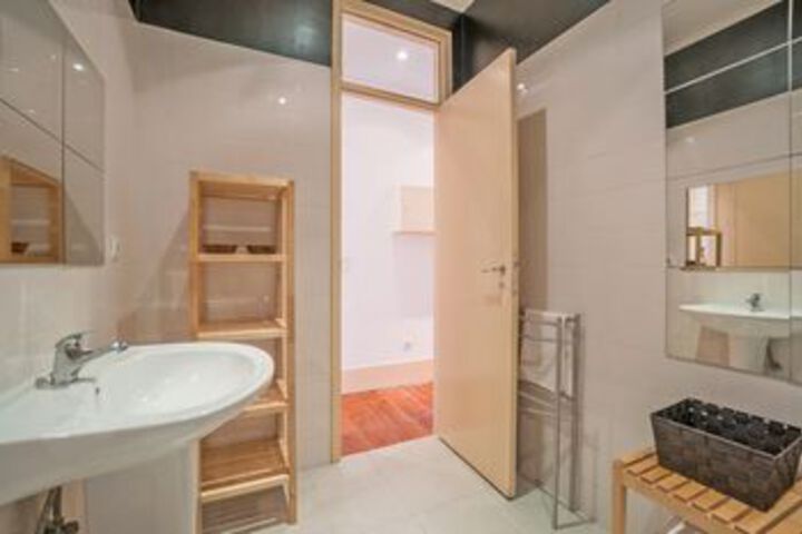 Room 9 of 263