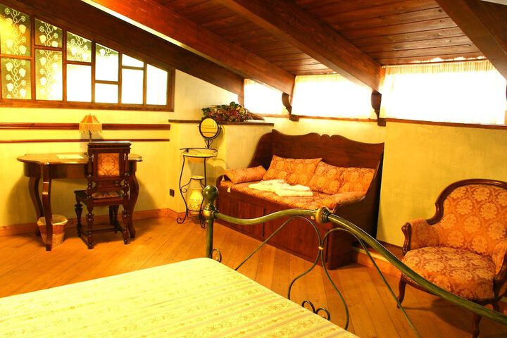Room 3 of 51