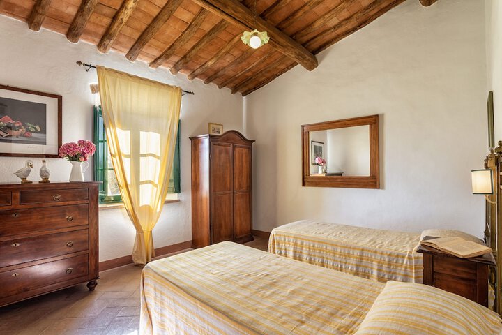 Room 27 of 120