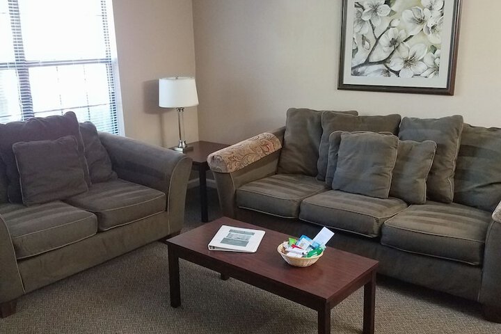Room 8 of 25