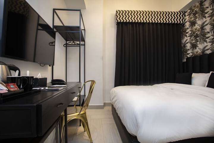 Room 7 of 34