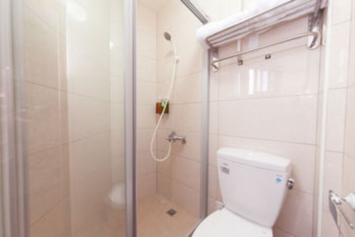 Room 4 of 25