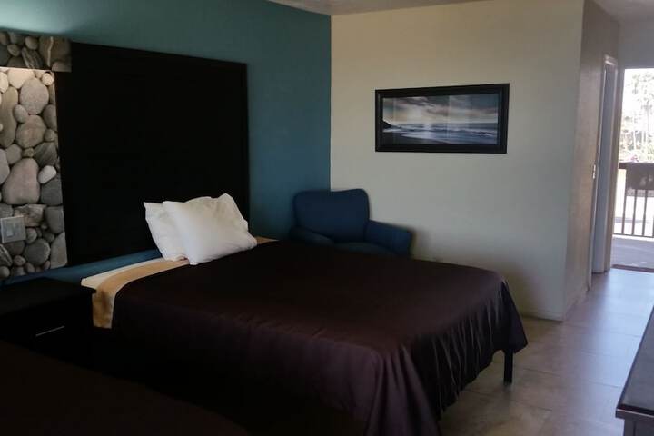 2 Double Beds (58 of 59)