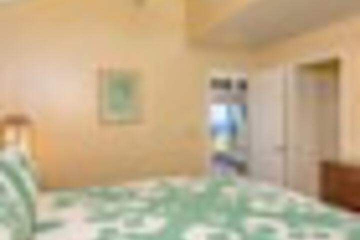 Room 8 of 120