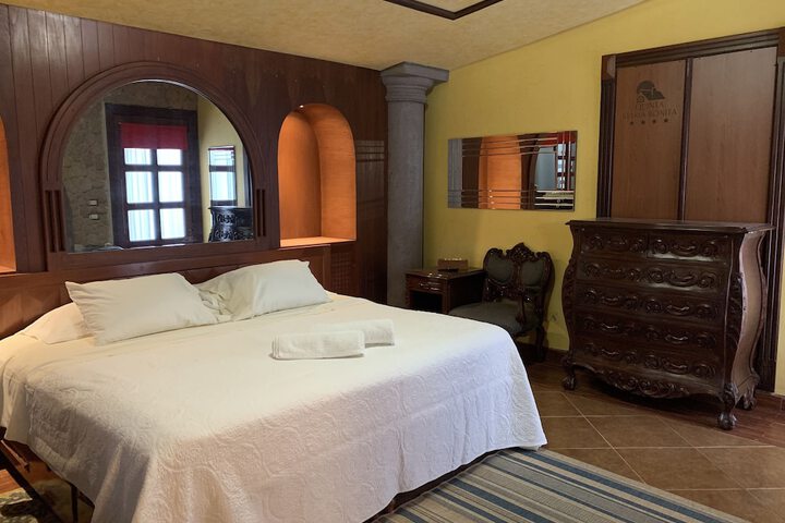 Room 11 of 230